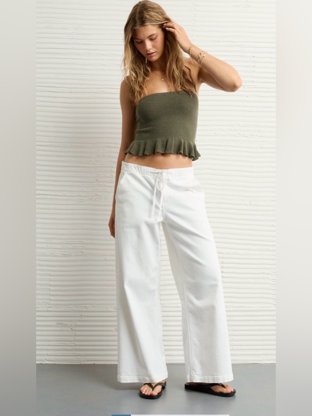 American Eagle Outfitters Low Rise Ultra Wide Leg Pull on Pants